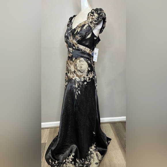 Teri Jon by Rickie Freeman Floral Metallic Jacquard Off-the-Shoulder Gown US 14 - Picture 6 of 8